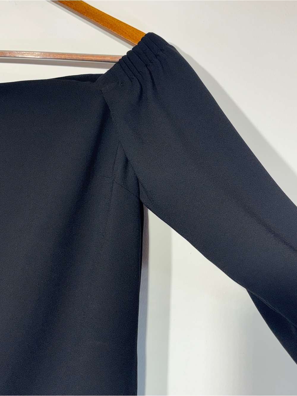 Babaton Off-the-Shoulder Black Blouse Size S - Picture 8 of 10